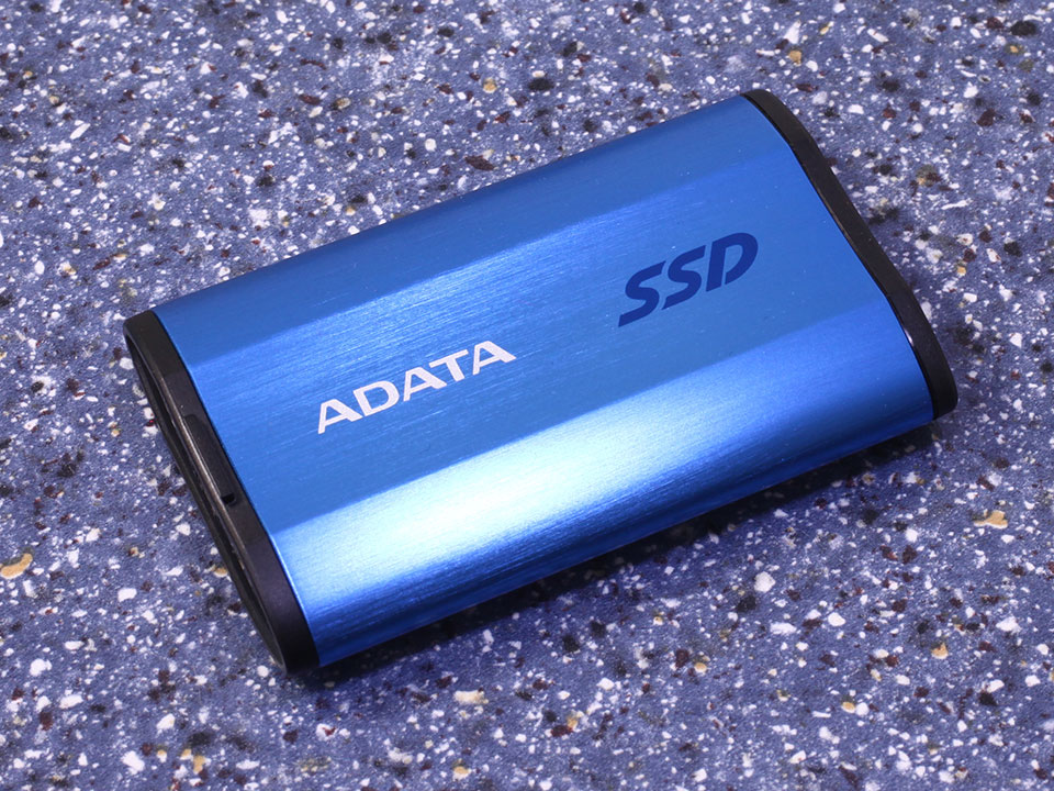 EDITOR’s PICK award to SE800 external SSD for installing more games